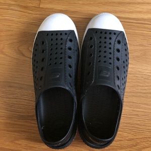 Skechers Sport Black & White Aqua Surge Kid Shoes